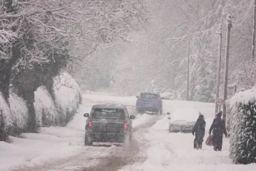 பிரித்தானியாவில் பயண இடையூறு, மின்வெட்டு: விடுக்கப்பட்ட அம்பர் எச்சரிக்கை