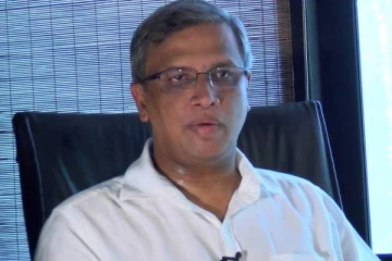 கொழும்பில் இருந்து சென்ற வாகனம் விபத்து - அதிஷ்டவசமாக உயிர்தப்பிய சுமந்திரன் எம்.பி