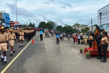 மட்டக்களப்பில் நடைபெற்ற தேசிய மாணவர் சிப்பாய் படையணியின் கடேற் நடைப்பவனி