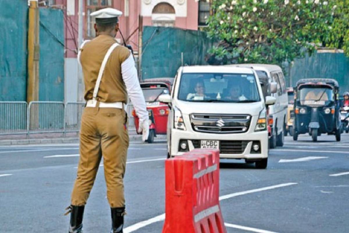 கொழும்பில் விசேட போக்குவரத்து திட்டம்! பொலிஸார் வெளியிட்ட அறிவிப்பு | Special Traffic Plan In Colombo Posan Poya