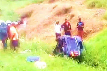 பொகவந்தலாவையில் முச்சக்கரவண்டி விபத்து - மூவர் காயம்(Photo)