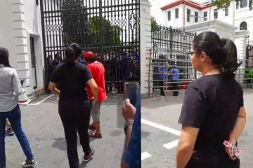 හිරුණිකා පොලිස් බාධක බිදගෙන ජනාධිපති මන්දිරයට ඇතුළු වෙන්න යයි(VIDEO)..