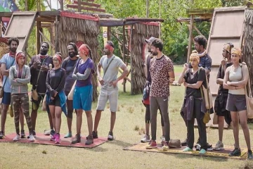 சர்வைவர் நிகழ்ச்சியிலும் இப்படியொரு காதல் ஜோடியா? முதல்நாள்ல இருந்தே ரொமான்ஸாம்