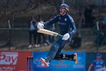 சிக்ஸர் மழை! 79 பந்தில் முதல் ஒருநாள் சதத்தை விளாசிய வீரர்