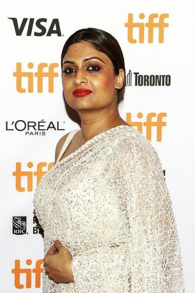 KGF பட புகழ் நடிகர் யஷ் அடுத்த படத்தை இயக்கப்போவது இந்த பெண் இயக்குனரா?- வெளிவந்த விவரம் | Kgf Fame Actor Yash Next Movie Locked