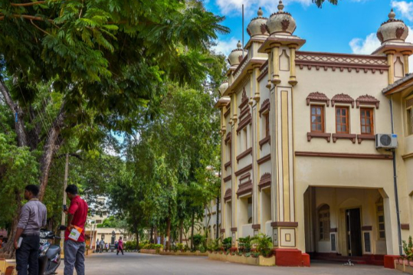 யாழ்ப்பாணப் பல்கலைக்கழக பதிவாளரின் பொறுப்பற்ற நடவடிக்கை: எழுந்துள்ள குற்றச்சாட்டு | Irresponsible Action By The Registrar Of The Uoj