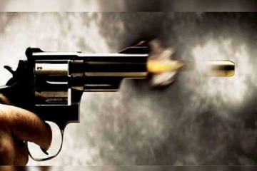 ‘இங்கு சிறுநீர் கழிக்கக்கூடாது..’ - எதிர்ப்பு தெரிவித்த நபரை துப்பாக்கியால் சுட்ட போலீஸ்