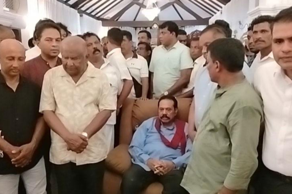 வாடகை வீட்டுக்கு சென்ற மகிந்த ராஜபக்ச! | Mahinda Rajapaksha Moved To A Rented House