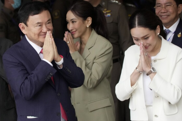 வெளிநாடொன்றின் முன்னாள் பிரதமருக்கு சிறை | Court Sentenced Former Thai Pm Thaksin In Jail
