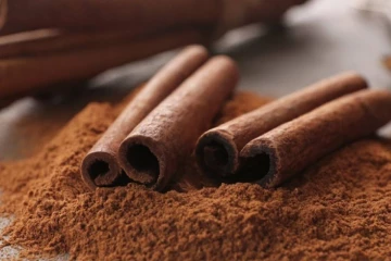 කුරුඳු මිල අහස උසට - මැයි මාසයේ තැබූ වාර්තාව මෙන්න!