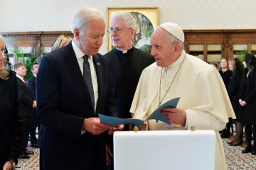 அமெரிக்க சுதந்திர பதக்கத்தை போப் பிரான்சிஸுக்கு வழங்க ஜோ பைடன் முடிவு