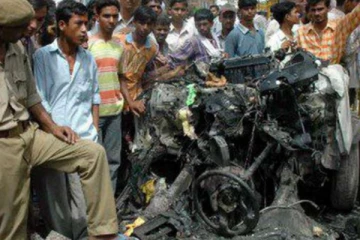 சென்னையில் பயங்கர குண்டு வெடிப்பு - உடல்கள் சிதறி எதிர் வீட்டுமாடியில் விழுந்த பயங்கரம்!! ஆறாத வடு!