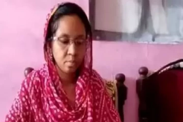 மூன்று குழந்தை பெற்றதால் பணிநீக்கம் செய்யப்பட்ட ஆசிரியை