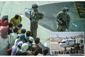 காபூல் விமான நிலையத்தில் 2 பேரை சுட்டுக்கொன்ற அமெரிக்க இராணுவம்! தொடரும் பதற்ற நிலை..