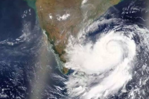 நாளை மறுநாள் உருவாகும் காற்றழுத்தம்.., 2 மாவட்டங்களில் இன்று கனமழை பெய்யும் | A Low Pressure Area Is Forming In Vay Of Bengal நாளை மறுநாள் உருவாகும் காற்றழுத்தம்.., 2 மாவட்டங்களில் இன்று கனமழை பெய்யும் | A Low Pressure Area Is Forming In Vay Of Bengal