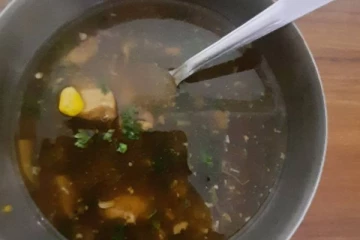 மிளகு சூப்பில் விஷம் கலந்து காதலனை கொன்ற பெண்!