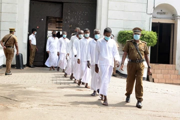 சிறப்பு   மன்னிப்பின் கீழ்  417 கைதிகள் விடுதலை