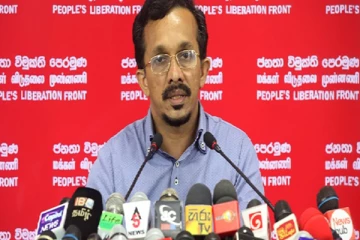 இயந்திரம் இருப்பதால் மத்திய வங்கி நினைத்த நேரத்தில் பணத்தை அச்சிட முடியாது