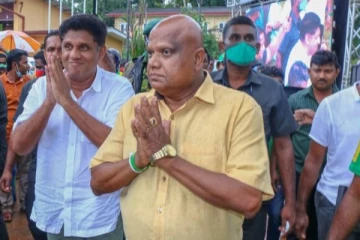 தனது சம்பளப் பட்டியலை பேஸ்புக்கில் வெளியிட்ட SJB ஜகத் விதான