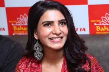 அச்சு அசல் நடிகை சமந்தாவை போலவே இருக்கும் பிரபல நடிகை.. யார் தெரியுமா, இதோ பாருங்க