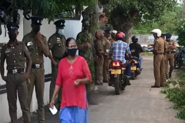 பெண்களை அச்சுறுத்தி கொள்ளையடிக்கும் கும்பல்