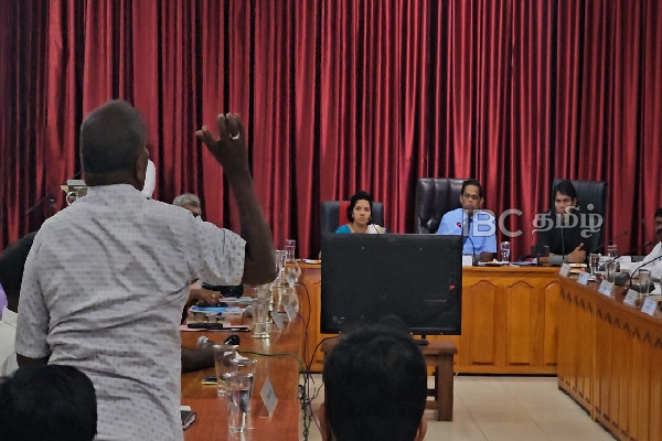 யாழில் கடற்றொழில் சமுகமே இல்லாமல் போகும் அபாயம் : கடற்றொழில் சங்க பிரதிநிதி கவலை | The Fishing Community In Jaffna Is In Danger