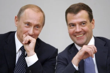 'வானத்தை உன்னிப்பாகக் கவனியுங்கள்' சர்வதேச நீதிமன்றத்தின் மீது ஏவுகணைத் தாக்குதல்.! ரஷ்யாவிலிருந்து மிரட்டல்