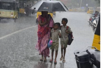 பள்ளி, கல்லூரிகளுக்கு விடுமுறை- எந்தெந்த மாவட்டங்களில்? தமிழக அரசின் முக்கிய அறிவிப்பு