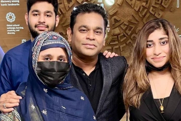 ஏ.ஆர்.ரகுமானுக்கு டப் கொடுக்கும் இசைபுயலின் மகள்! ஸ்டியோவில் வெளியான புகைப்படம்