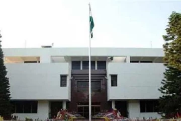 இந்தியா தூதரக அதிகாரிகளை தனிமைப்படுத்திய பாகிஸ்தான் அரசு