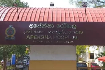 பிரபல மருத்துவமனையில் ஊழியர்கள் அடிதடி