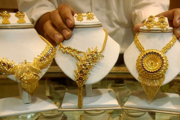 இலங்கையில் உச்சம் தொட்ட தங்கம் விலை; நகைப்பிரியர்கள் கவலை | Gold Prices Reach Record Highs In Sri Lanka