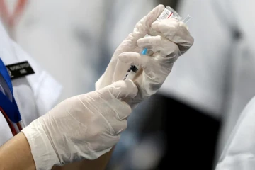 பூஸ்டர் தடுப்பூசி செலுத்தி கொள்வதால் இந்த பாதிப்பு குறைவு! வெளியான ஆய்வின் முடிவுகள்