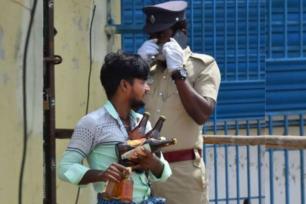 ‘’ தண்ணி தொட்டி தேடி வந்த கண்ணுக்குட்டிதான் ‘’  - பொங்கல் தினத்தன்று டாஸ்மாக்கில்  விற்பனை எவ்வுளவு தெரியுமா? - தமிழ்நாடு