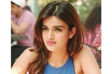 தனிப்பட்ட வாழ்க்கை குறித்த ரசிகரின் கேள்விக்கு சூசகமாக பதில் கூறிய நடிகை நிதி அகர்வால்