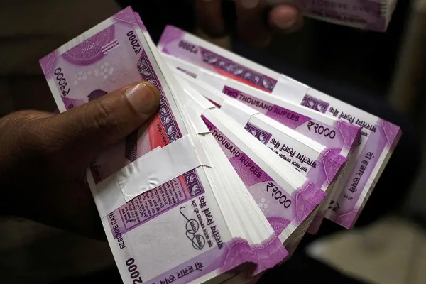 முற்றாக தடைப்படும் 2000 ரூபா நாணயத்தாள் - இந்திய வங்கியின் அதிரடி அறிவிப்பு | Indian Money 2000 Rupees Money Value New Rule