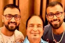 இந்திய கிரிக்கெட் அணியின் அதிரடி ஆட்டக்காரர் ஹர்திக் பாண்டியாவின் தந்தை மாரடைப்பால் மரணம்! கோஹ்லி உருக்கமான பதிவு