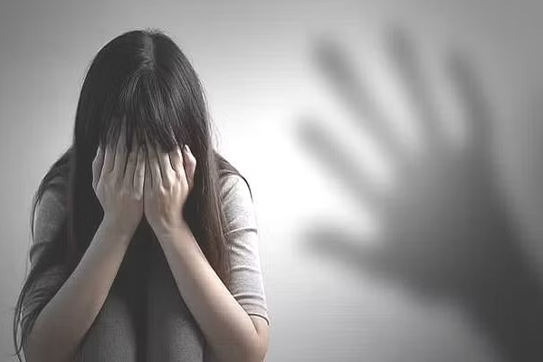 வன்புனர்வில் ஈடுபட்ட 18 வயதுடைய சிறுவன் விளக்கமறியலில் | An 18 Year Old Boy Involved In Rape Is In Custody