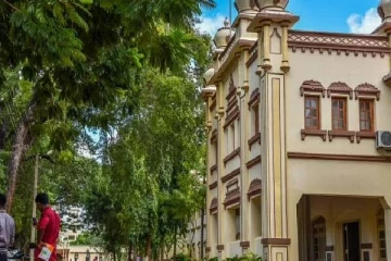 யாழில் வகுப்புத்தடை விதிக்கப்பட்ட பல்கலை மாணவன் எடுத்த தவறான முடிவு