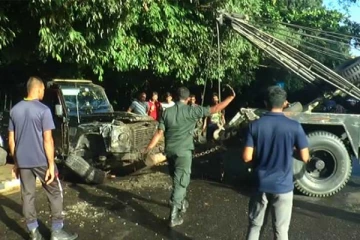 பாராளுமன்ற நுழைவாயிலுக்கு அருகில் இராணுவத்தினருக்கு சொந்தமான வாகனம் விபத்து