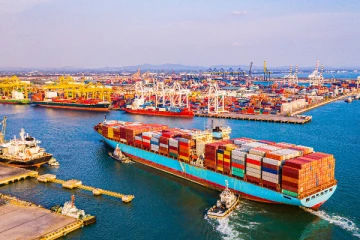 ஐரோப்பா நோக்கிச் சென்ற கப்பல் அவசரமாக கொழும்பு துறைமுகத்தை வந்தடைந்தது