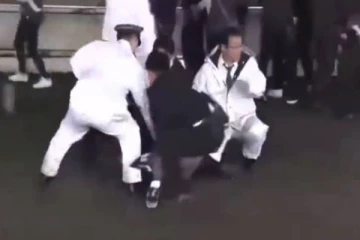 ஜப்பான் பிரதமர் மீது கையெறி குண்டு வீச்சு! பெரும் பரபரப்பு வீடியோ