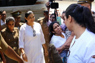 சிறைக்கு அழைத்து செல்லப்பட்ட ஹிருணிக்கா