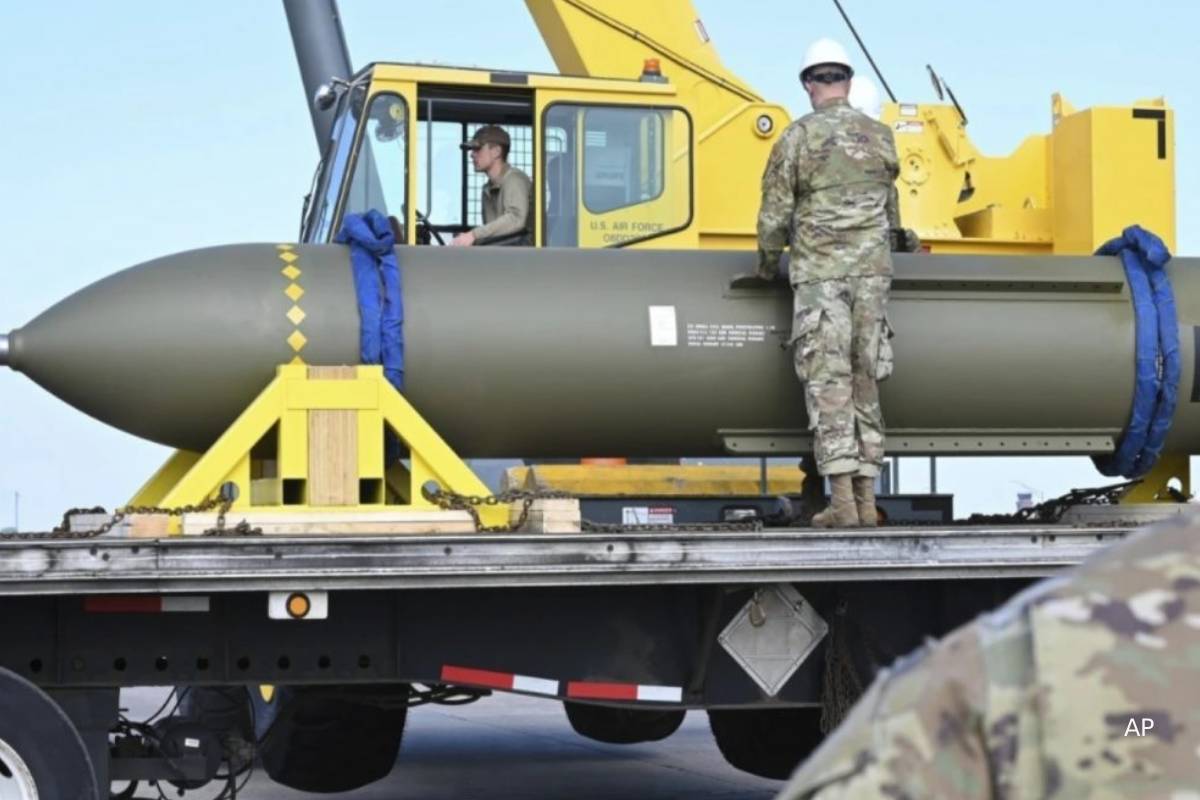 எஞ்சிய ஆறு வெடிகுண்டுகள்... ஈரான் போருக்கு நடுவே ட்ரம்பிற்கு பறந்த அந்த அதிர்ச்சி தகவல் | Trump Orders Biggest Bomb