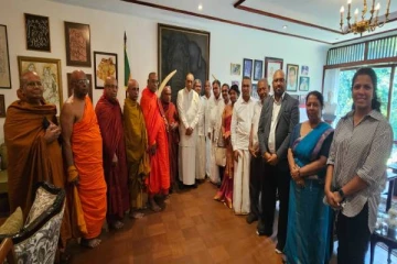 உலகத் தமிழர் பேரவையினரை சந்தித்த ராமஞ்ஞ பீடத்தினர்(படங்கள்)