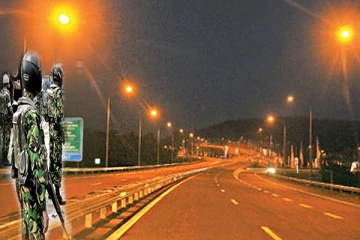 தெற்கு அதிவேக நெடுஞ்சாலையில் விபத்துக்குள்ளான விசேட அதிரடிப்படை வீரர்கள்!