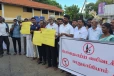 வலி.வடக்கில் மதுபான சாலைக்கு எதிர்ப்பு; வீதிக்கு இறங்கிய மக்கள்!
