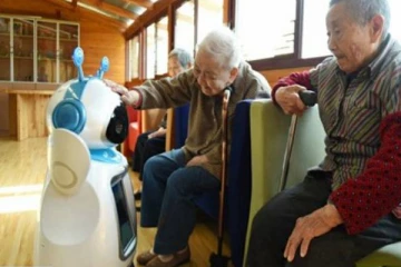 சீனாவில் முதியோர்களை பராமரித்து கொள்ளும் ரோபோ வடிவமைப்பு!