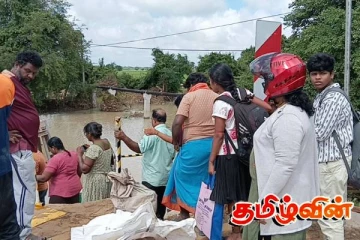 பாதுகாப்பற்ற போக்குவரத்தை மேற்கொள்ளும் மக்கள்