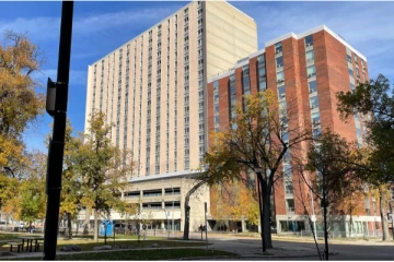 கனடாவில் 19 ஆம் மாடியில் இருந்து விழுந்து குழந்தை பலி